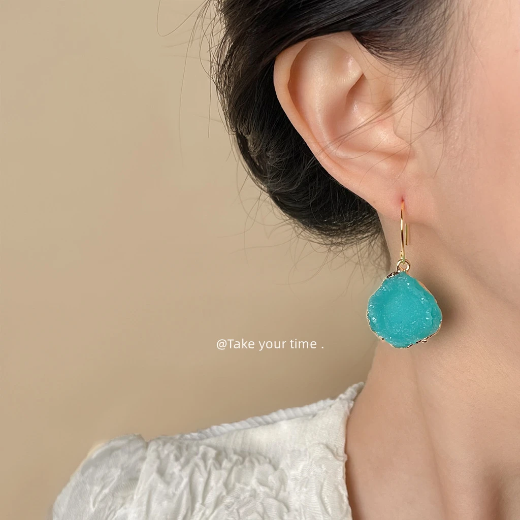 铜合金仿水晶耳饰 复古显白耳环盐湖气质春夏款不规则几何立体