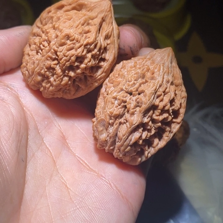 J***部文玩核桃吊坠精品店等企业提供