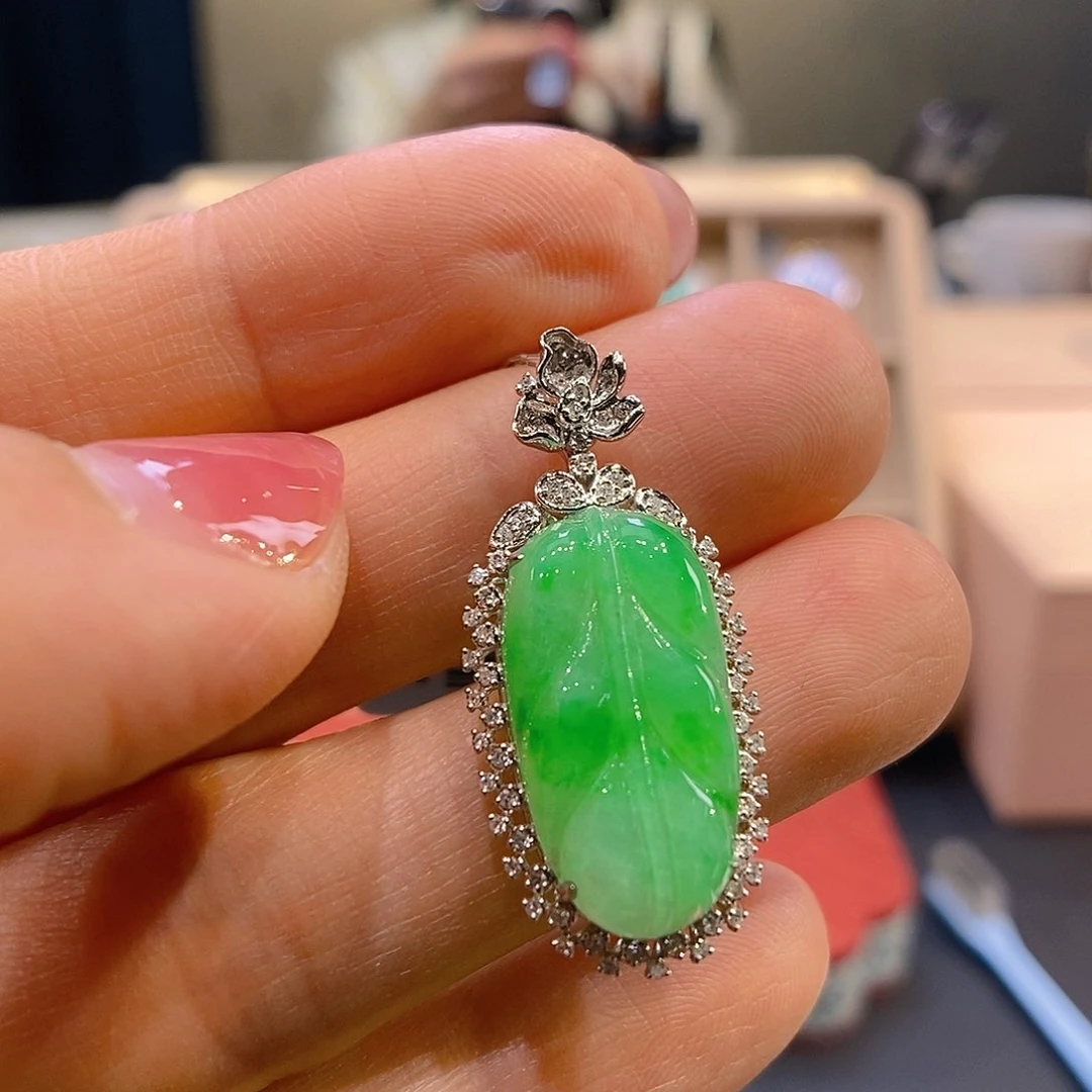 翡翠吊坠(不含链)18K金镶嵌a***～