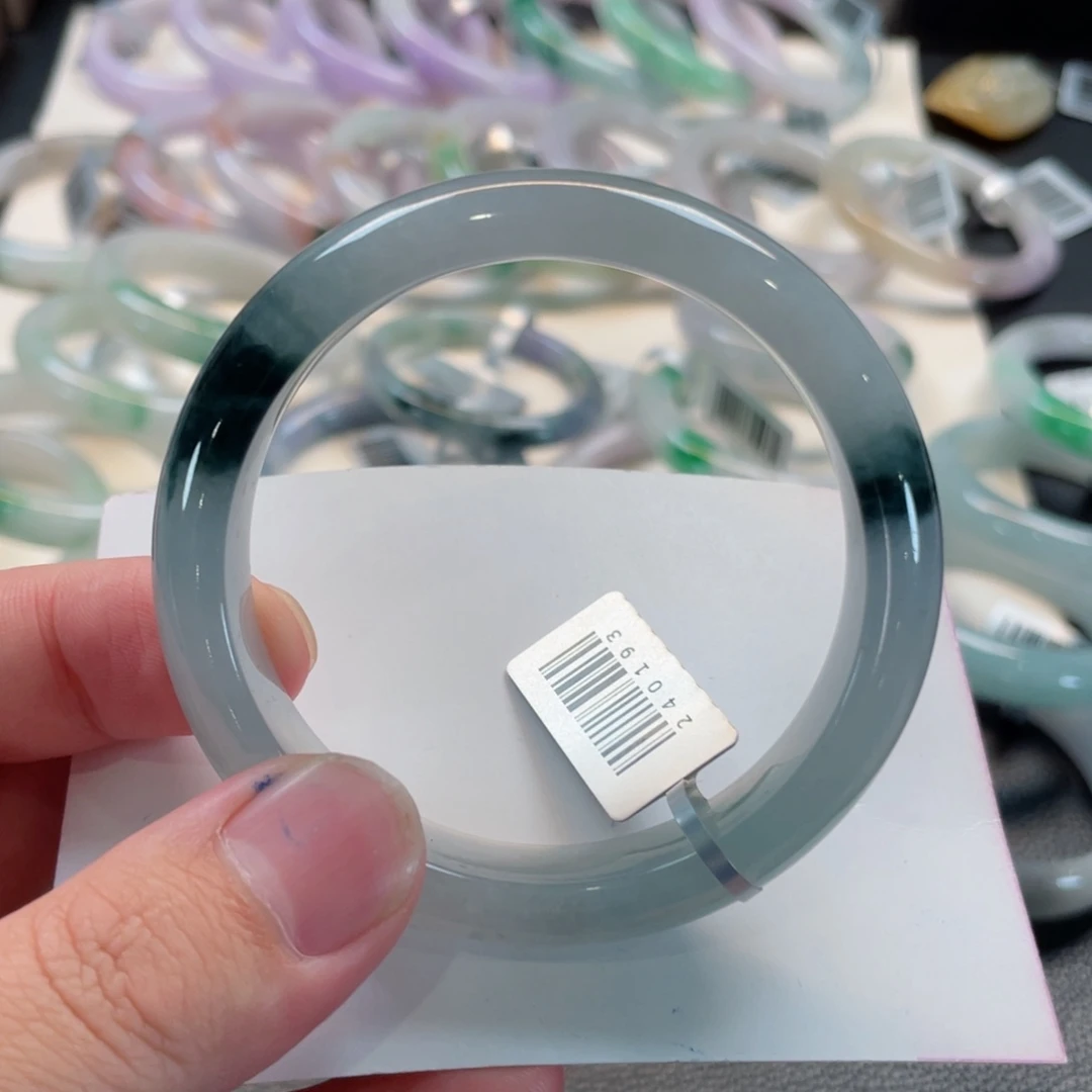 翡翠未镶嵌手镯153号 56正圈 有瑕