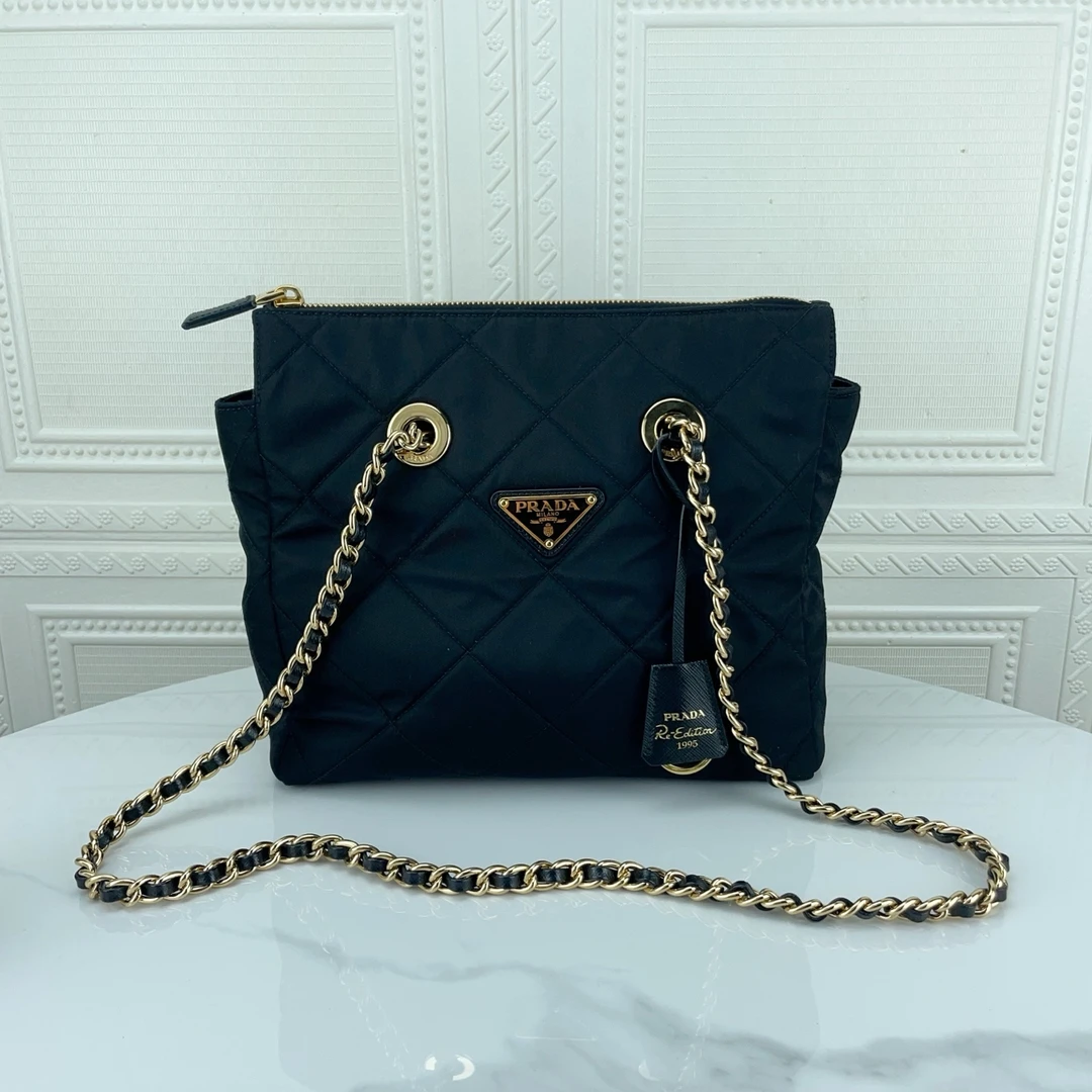99新 Prada/普拉达 新款降落伞Tote包、黑金三角标logo二奢包包