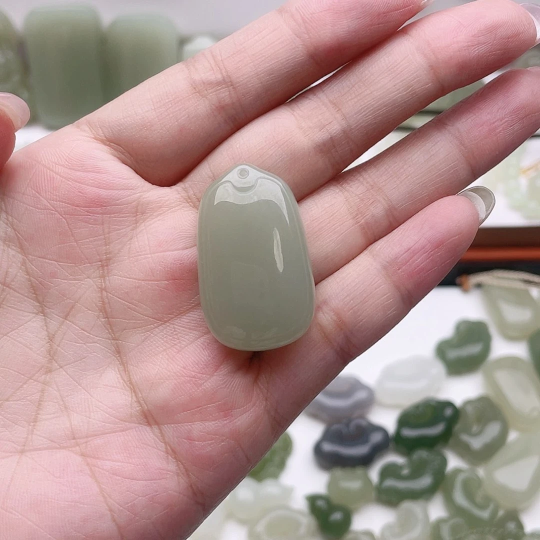 和田玉未镶嵌颈饰唐****板