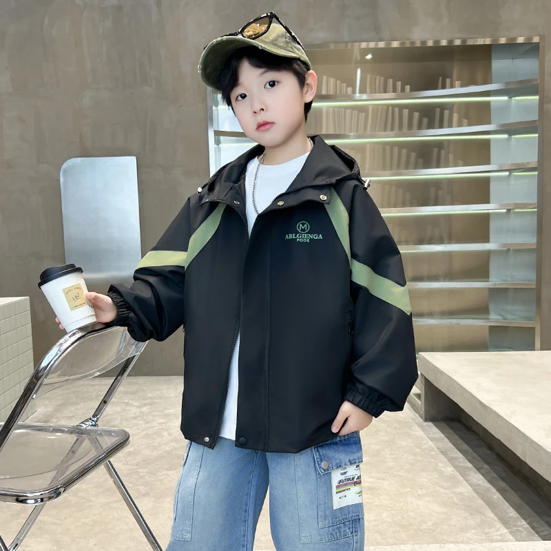 童装男童春秋外套2025新款中大童男孩春装冲锋衣夹克儿童春季风衣