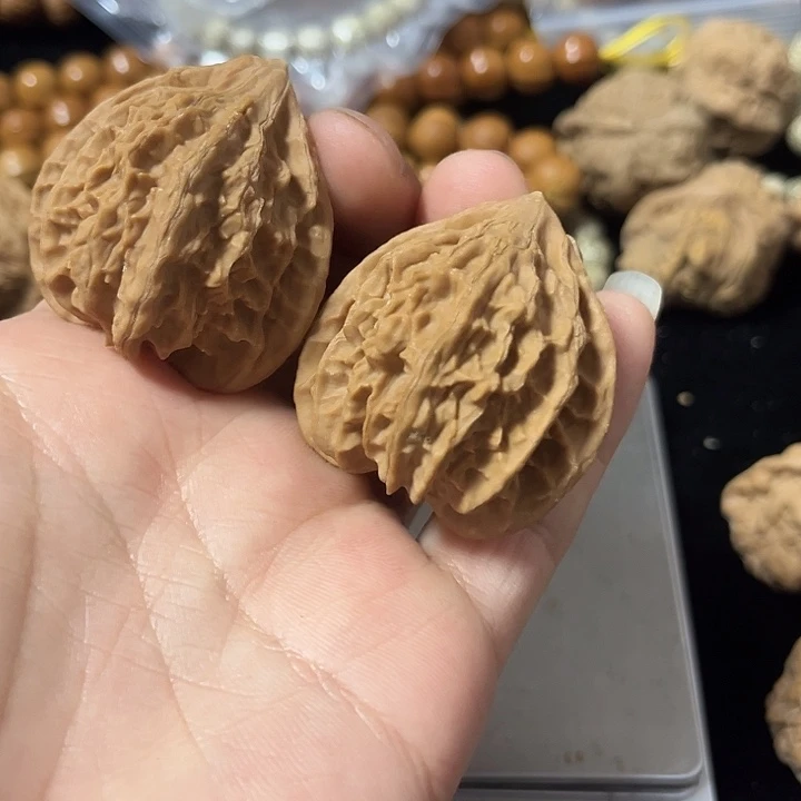 把件文玩核桃40左右灯笼，微瑕，编号012