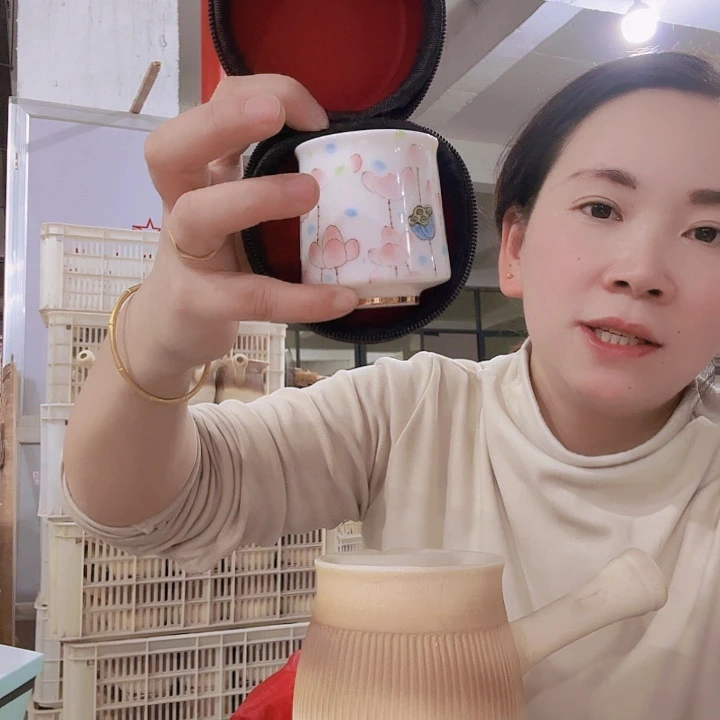 杯主人杯咖啡和咖啡都