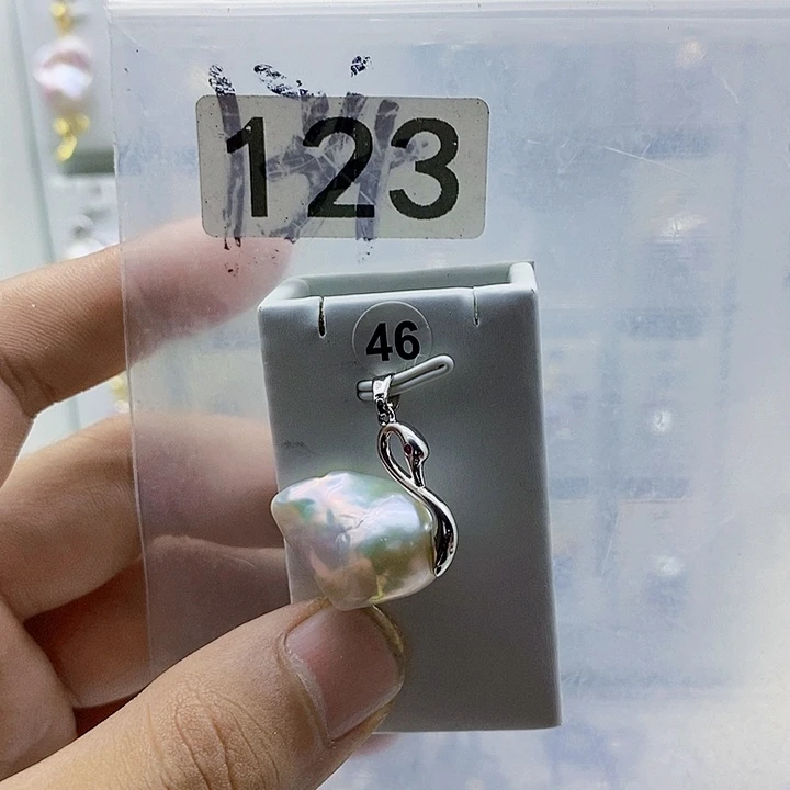 淡水珍珠颈饰合金