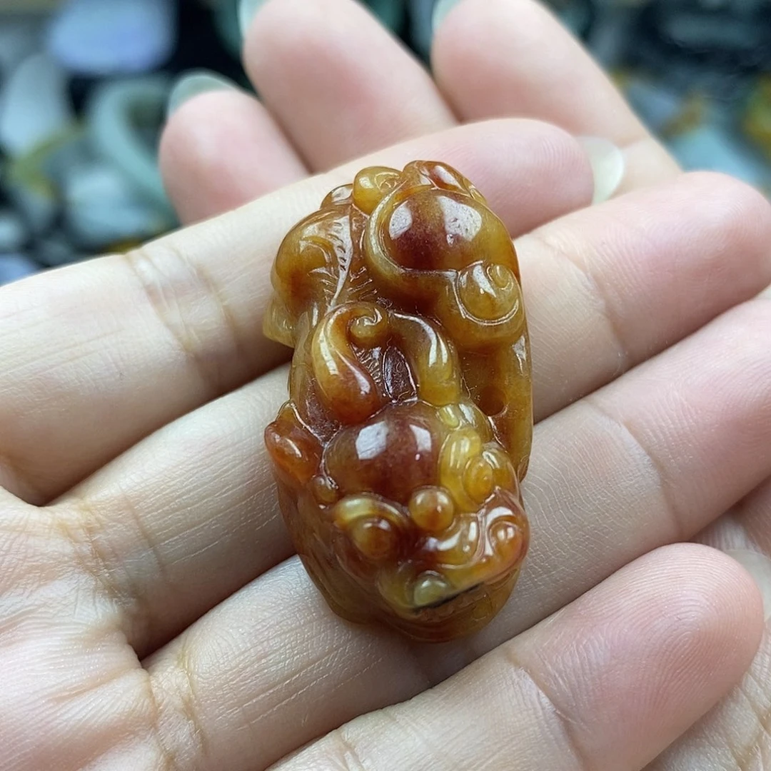 翡翠未镶嵌颈饰语*貔貅