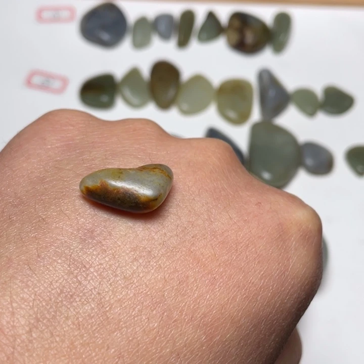 和田玉（糖玉）未镶嵌颈饰捂*汉