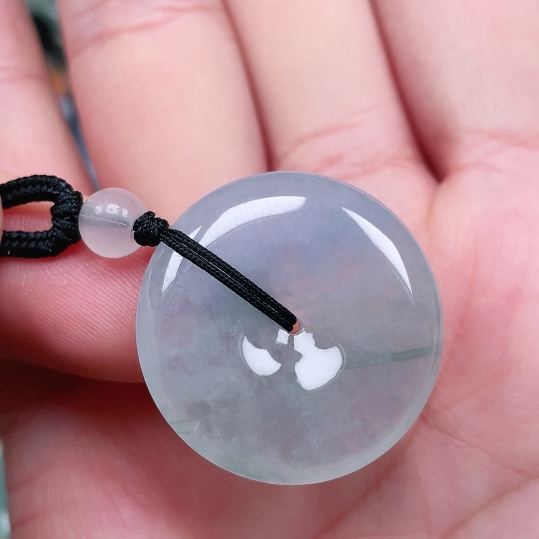 翡翠未镶嵌颈饰平安扣