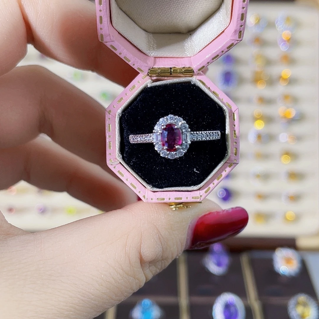 石榴石银S925镶嵌戒指镶钻轻奢款戒指