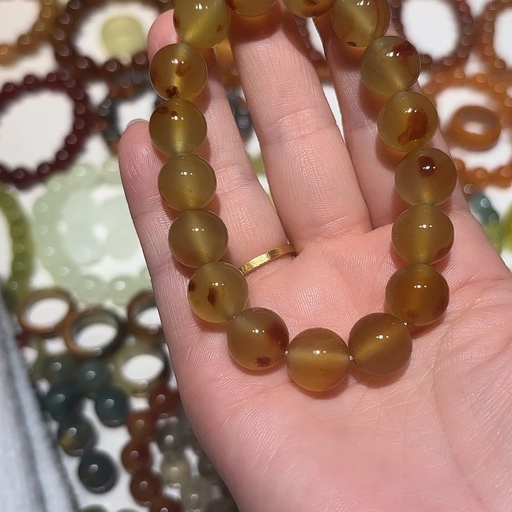 天***色蛇纹石玉未镶嵌手串