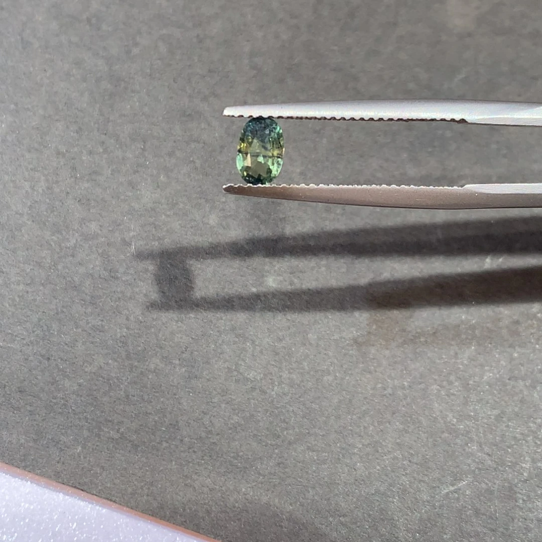 蓝宝石裸石4.×6椭圆