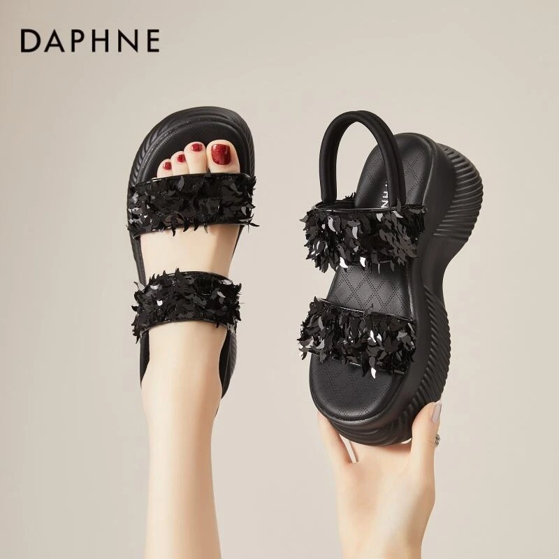 达芙妮亮片厚底露趾凉鞋女款小个子增高2025新款夏季休闲沙滩凉鞋