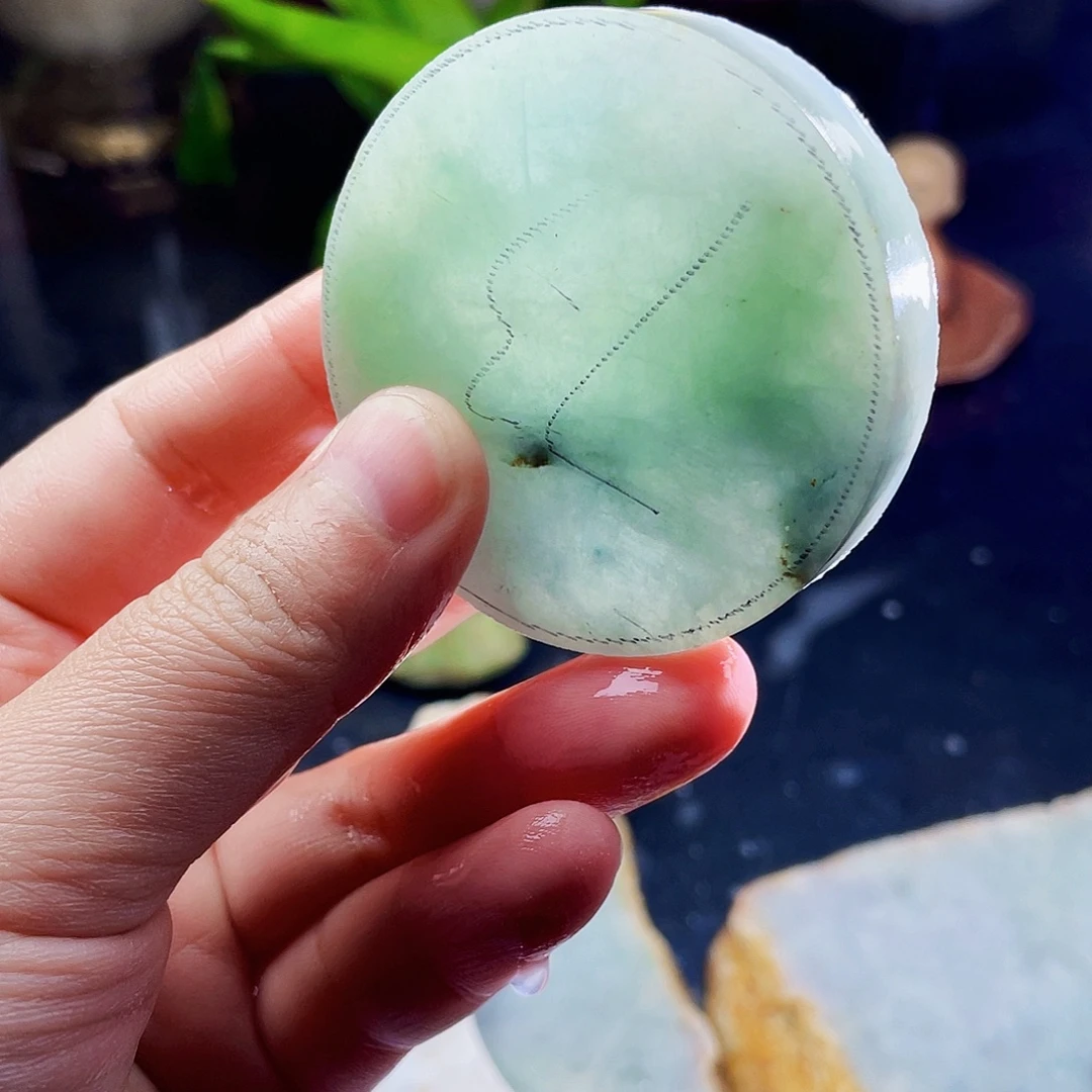 翡翠未镶嵌颈饰毛料4