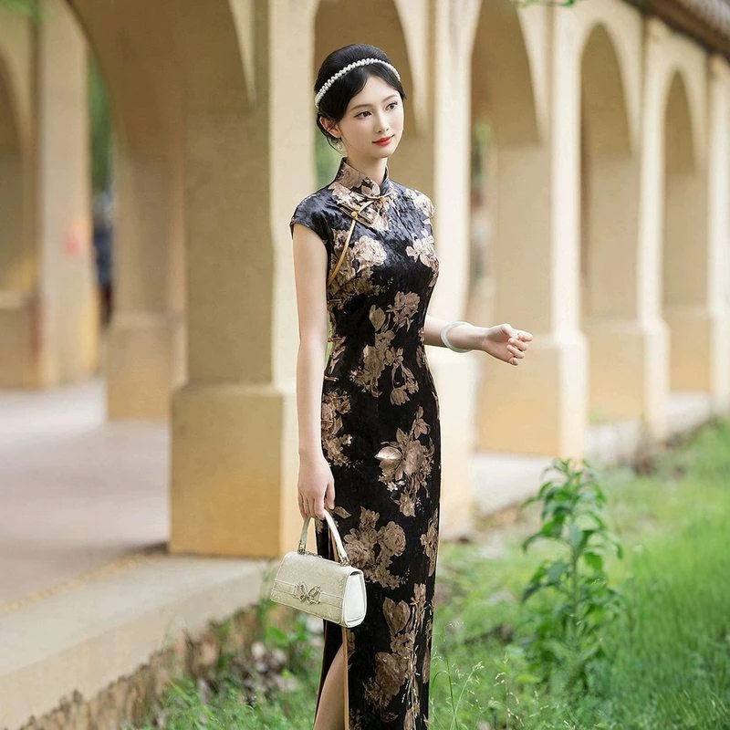 钻石绒旗袍2025新款夏季高端年轻款复古新中式国风老上海日常旗袍