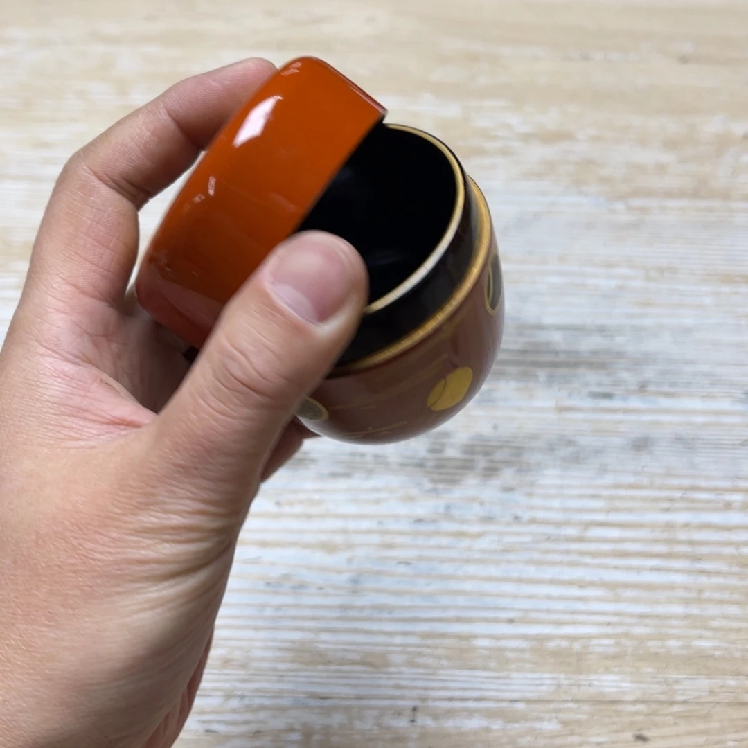 瓷片用****1密密麻麻地排列着