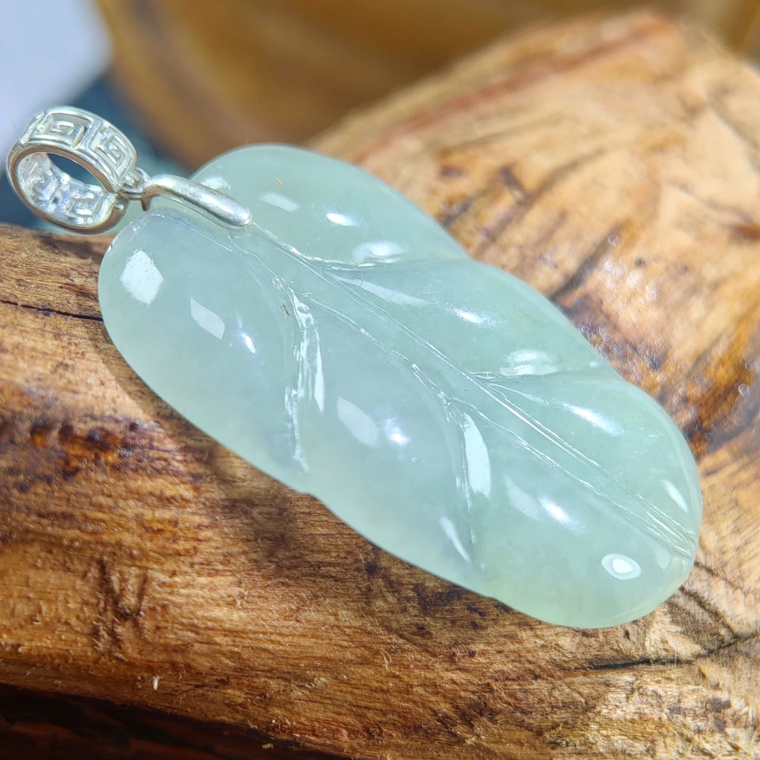 天然A货冰种翡翠叶子吊坠时尚百搭带证书
