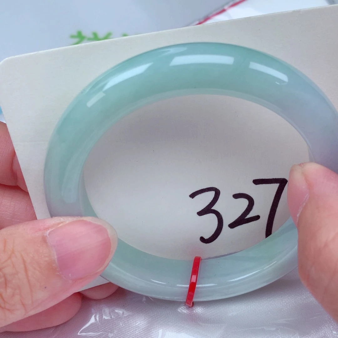 翡翠手镯未镶嵌翡翠