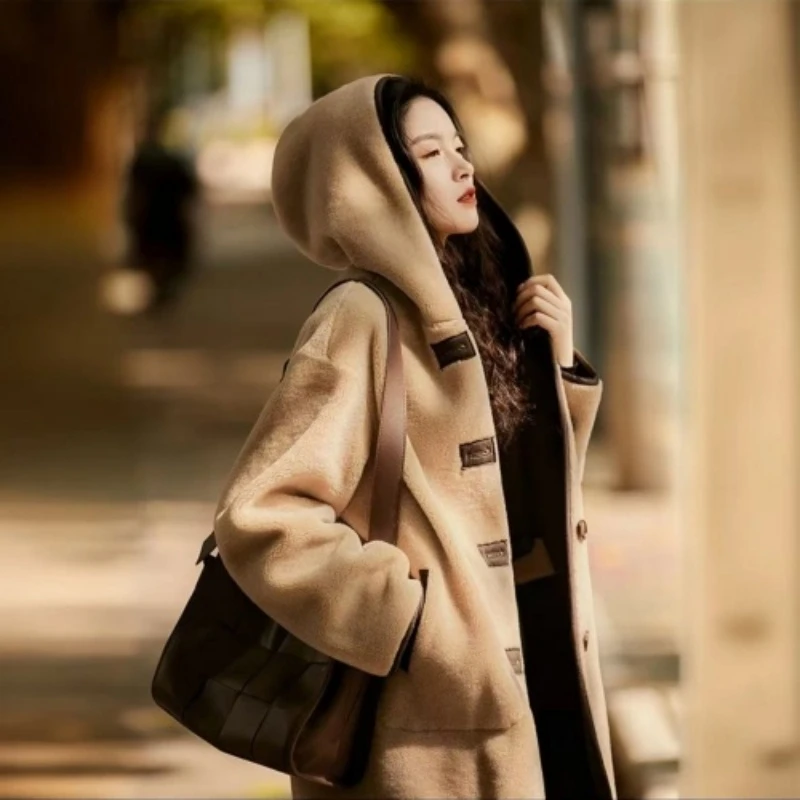 JUNJJ【温莎小姐】秋冬海宁两面穿皮毛一体美拉德色系毛绒连帽外套