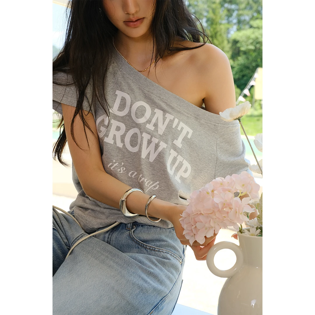 FRESH UP美式撞色字母印花斜肩短袖T恤女松弛感两处穿一字肩上衣