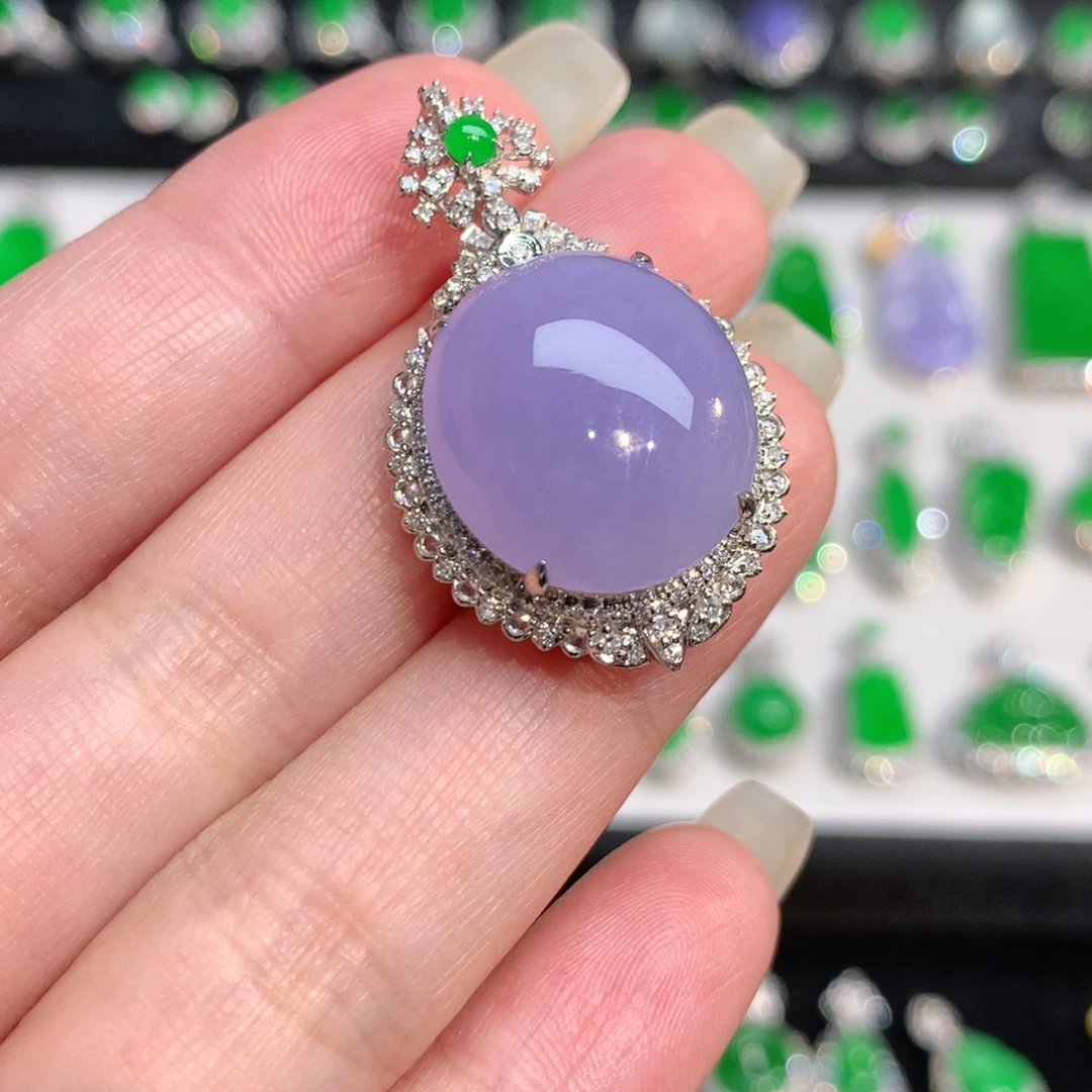 翡翠18K金镶嵌颈饰