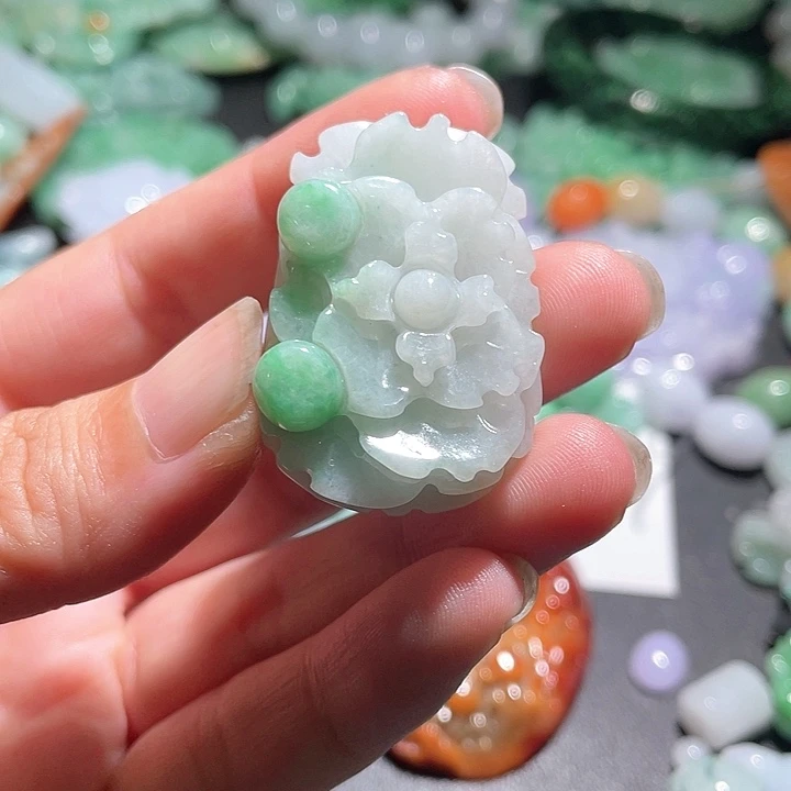 颈饰未镶嵌翡翠天