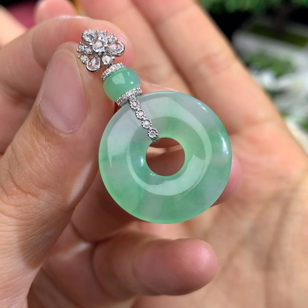 吊坠(不含链)18K金镶嵌翡翠甜甜圈