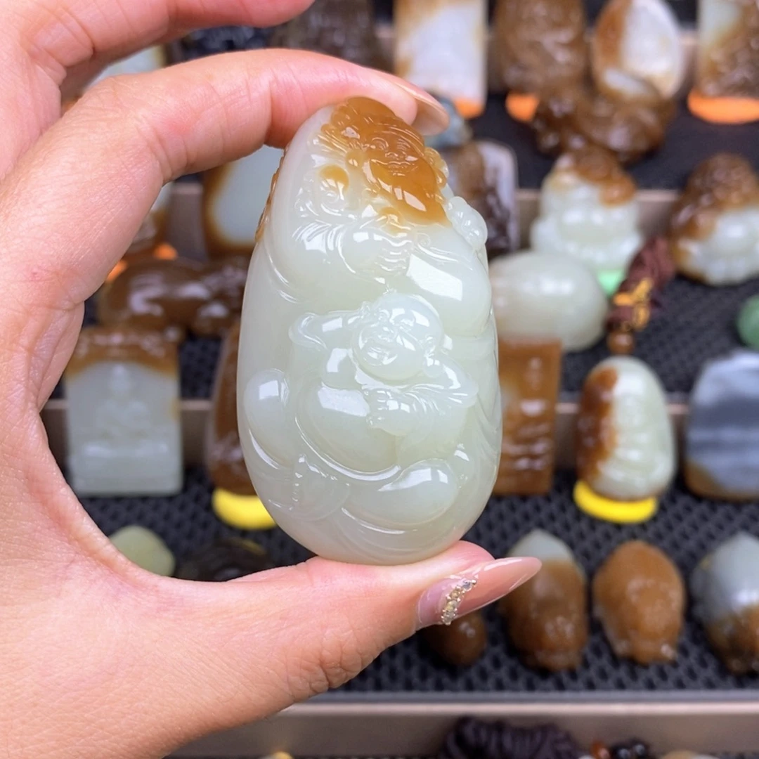 和田玉未镶嵌颈饰行**疆