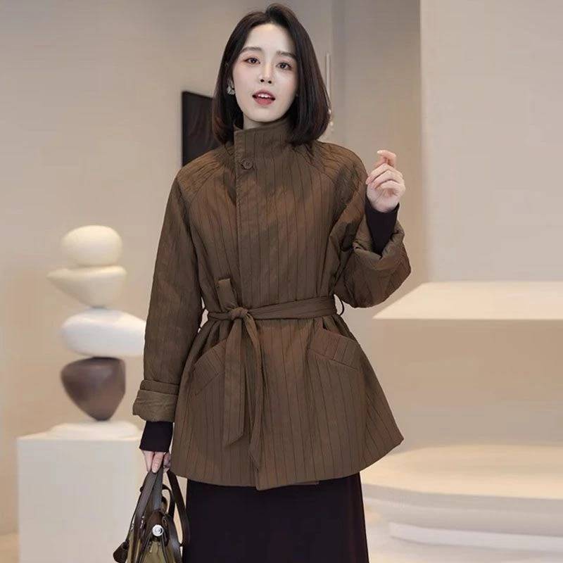 秋冬季立领轻薄棉服女设计感收腰显瘦时尚减龄百搭复古赫本风外套