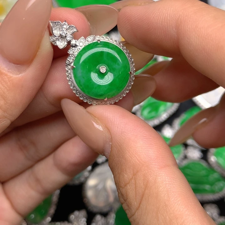 翡翠18K金镶嵌吊坠(不含链)