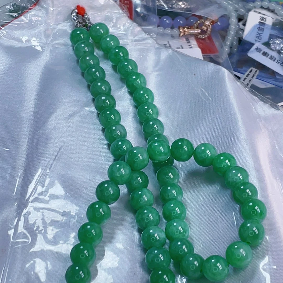 翡翠未镶嵌颈饰12