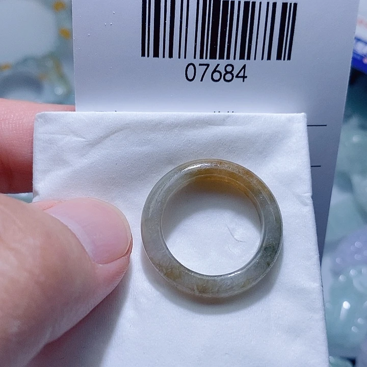 翡翠未镶嵌颈饰一