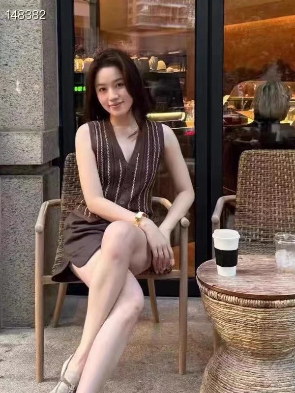 衣尚时常规款时尚毛针织衫条纹夏季V领免烫欧若精灵风修身