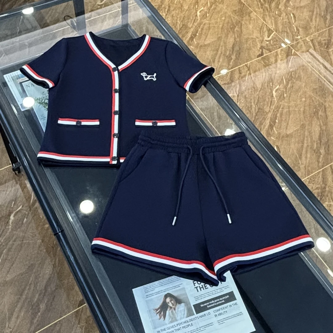 WMA-A466设计师款丨V领小狗>宽松夏季T恤短裙圆领套装