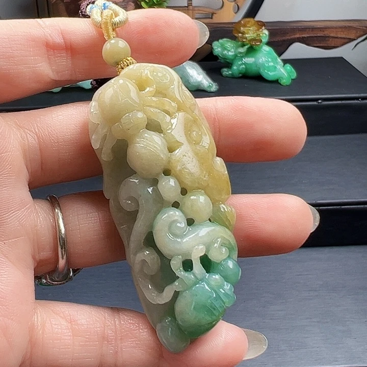颈饰未镶嵌翡翠天然A货翡翠挂件