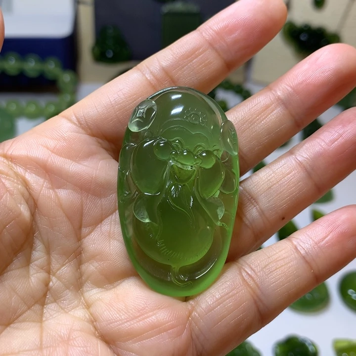 未镶嵌岫玉颈饰吊坠