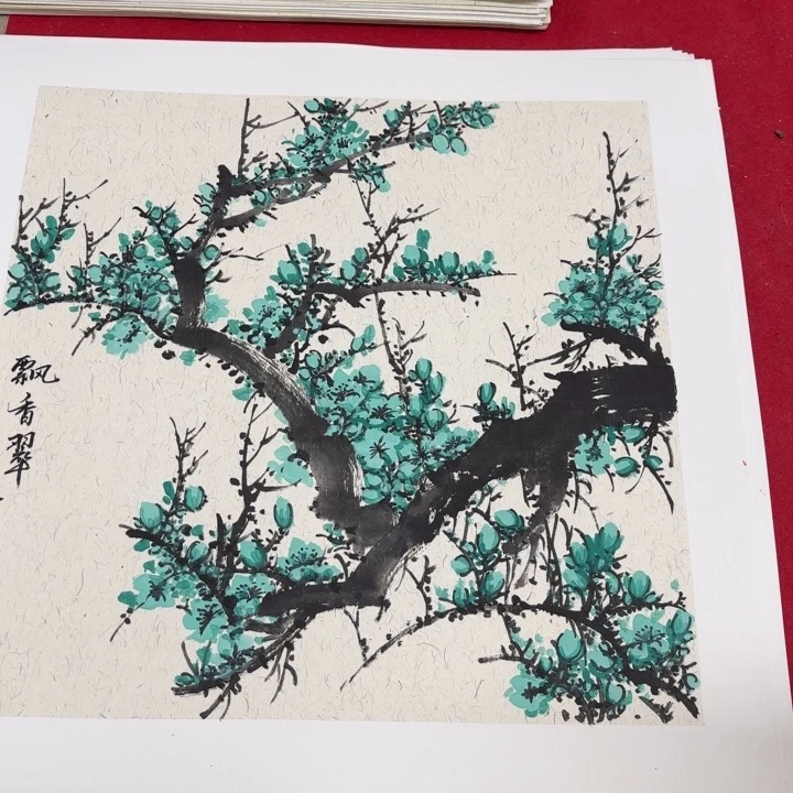 国画花鸟等多种鸟类的栖息