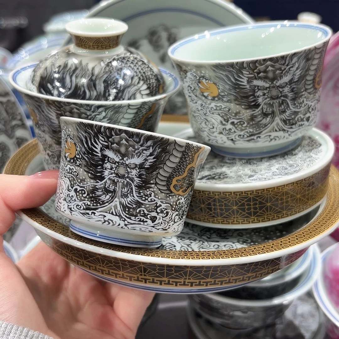 瓷片景德镇瓷器精品陈列