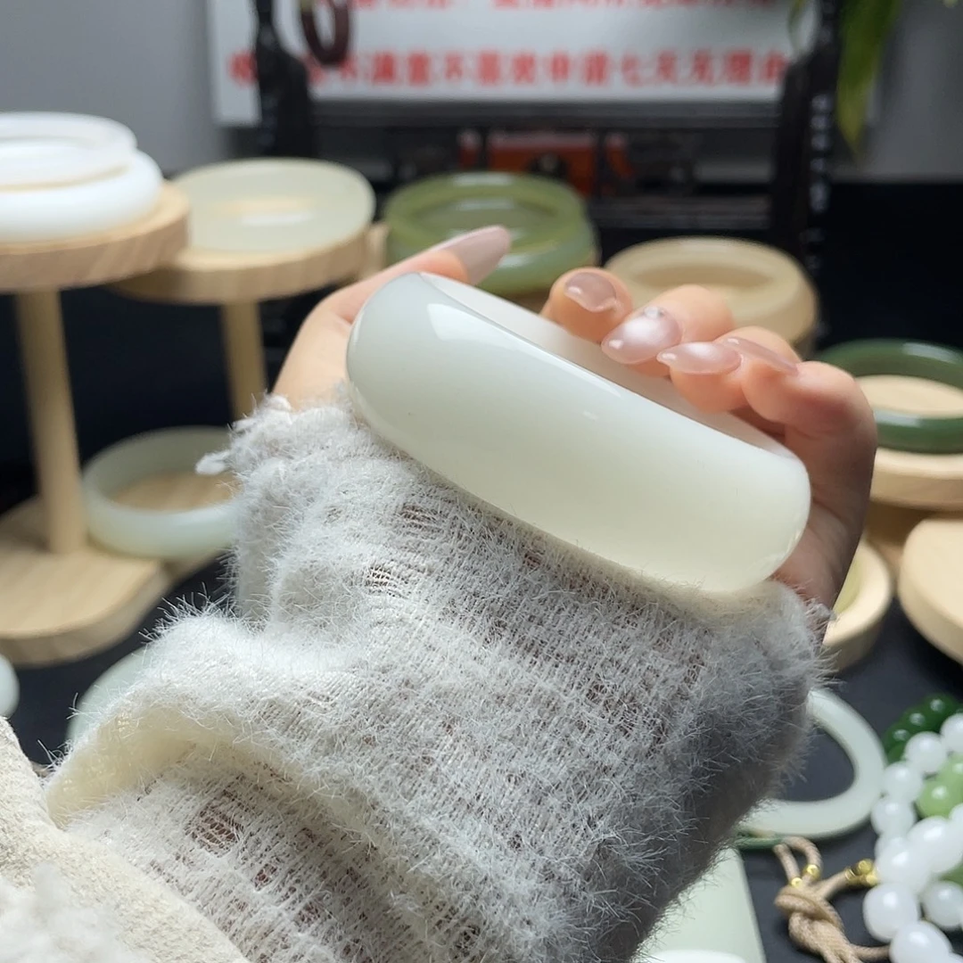 *****56➕圈口大轮胎手镯一级白