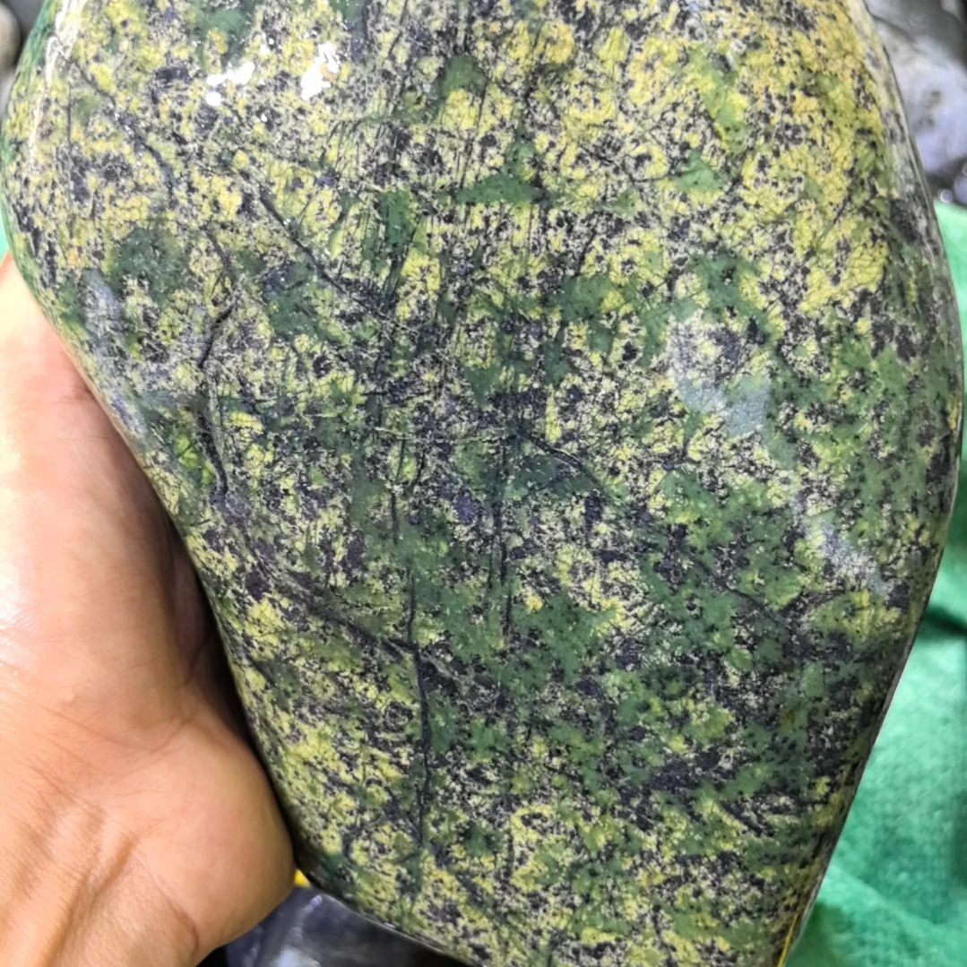 小***菜有机玻璃藏玉药王石原石摆件一个
