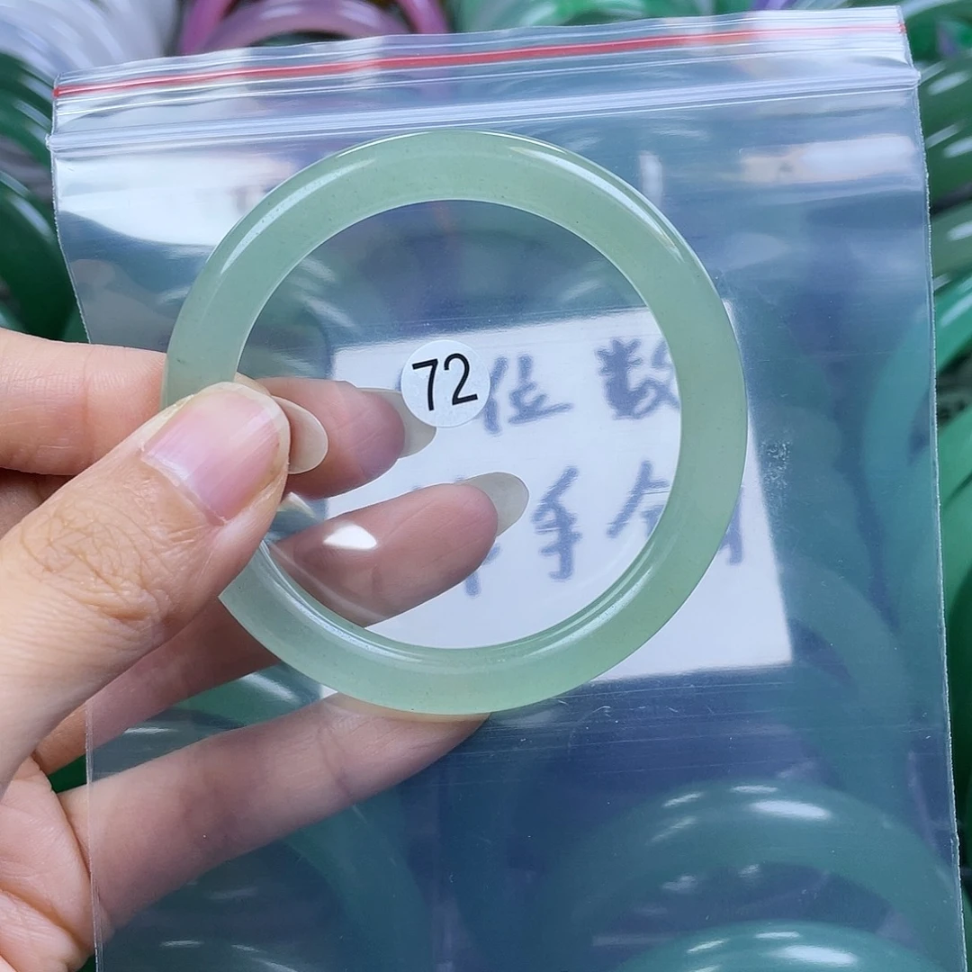 【闪购商品】未镶嵌手镯石英岩玉50