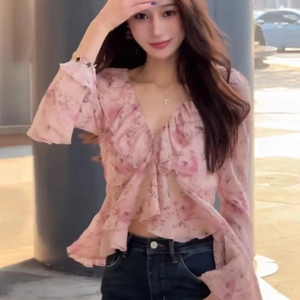 温柔粉色v领荷叶边长袖雪纺衫女春季新款甜美碎花不规则上衣衬衫