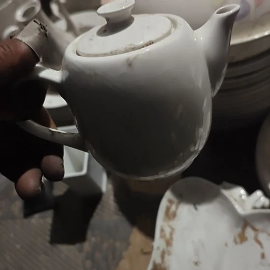 瓷发两个，醋壶酱油醋，