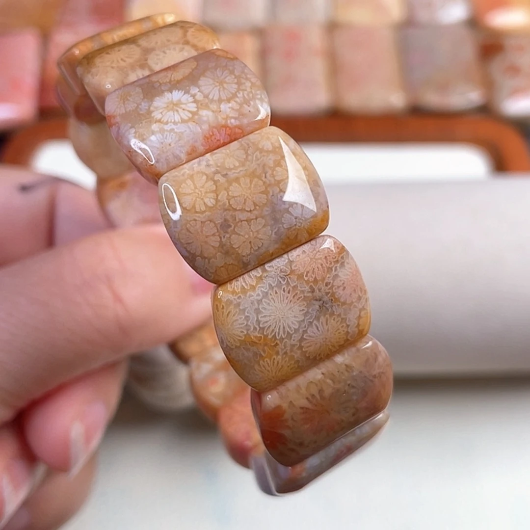 【闪购商品】硅化玉手镯未镶嵌小***?