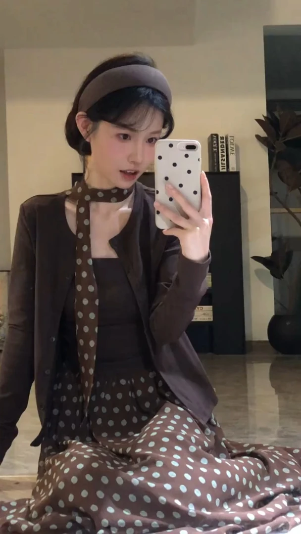 韩系穿搭一整套甜美减龄温柔吊带上衣针织开衫波点半身裙三件套女