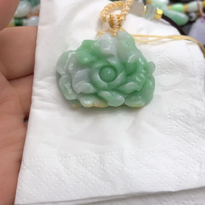 【闪购商品】翡翠颈饰未镶嵌天然翡翠