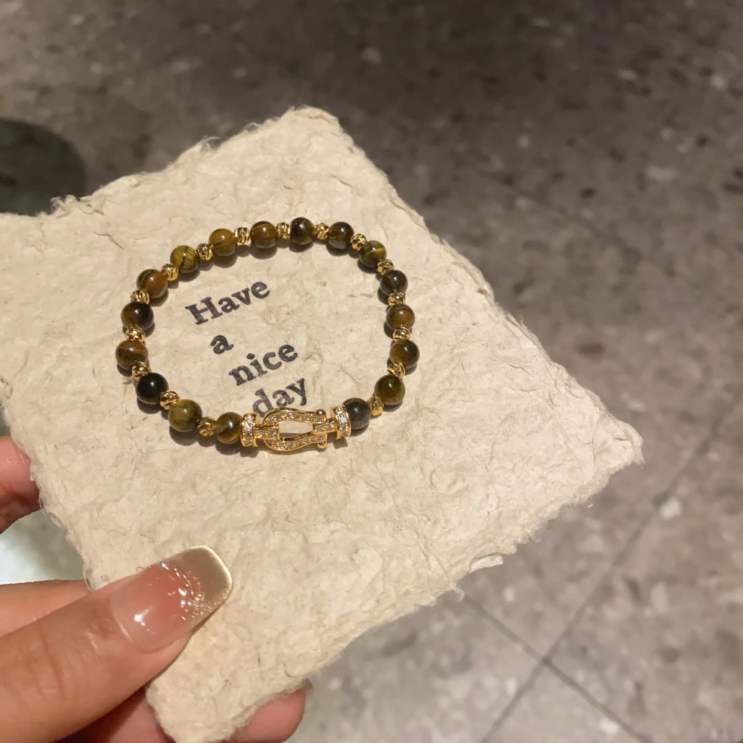 铜合金手链 美拉德串珠手链时髦马蹄扣弾力绳手串设计感精致手饰