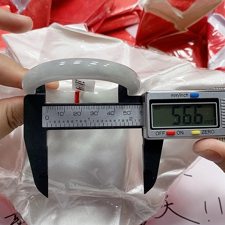 翡翠手镯未镶嵌280
