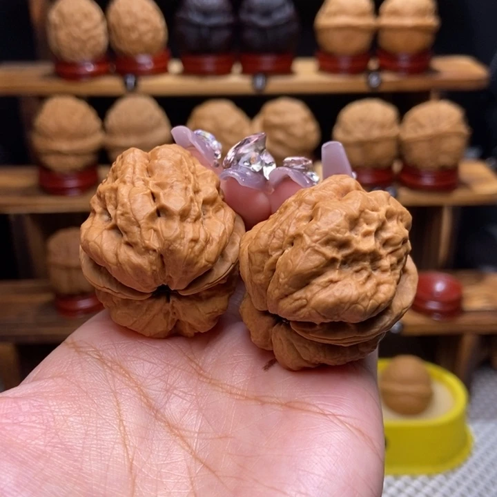 文玩核桃吊坠号**神金蟾38尺 677