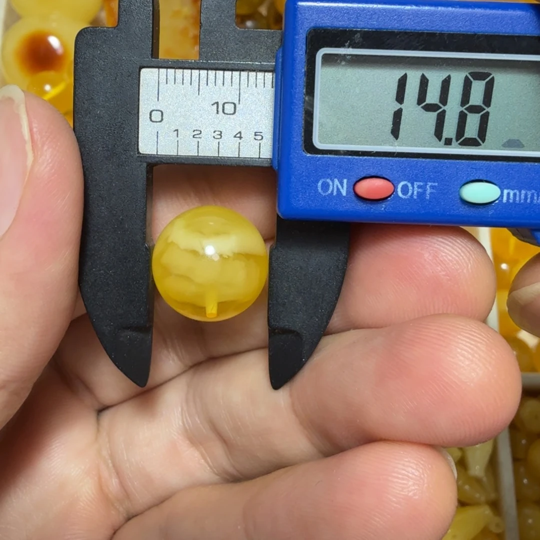 琥珀未镶嵌裸石成品